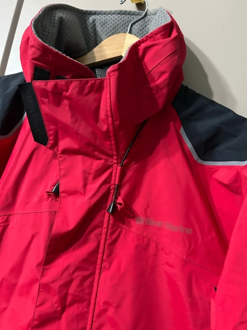 West Marine Third Reef 3L foul weather jacket Nautical Boating NWT Red Black Yel
